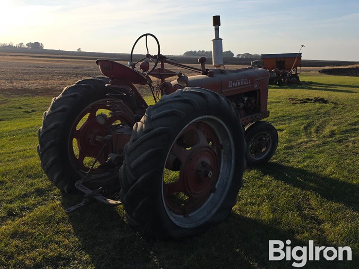 1952-farmall-h-2wd-tractor-image-5