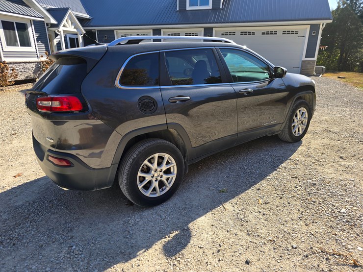 2016-jeep-cherokee-image-22