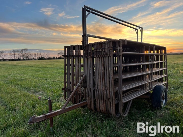 portable-panels-w/loading-gate-on-trailer-image-1