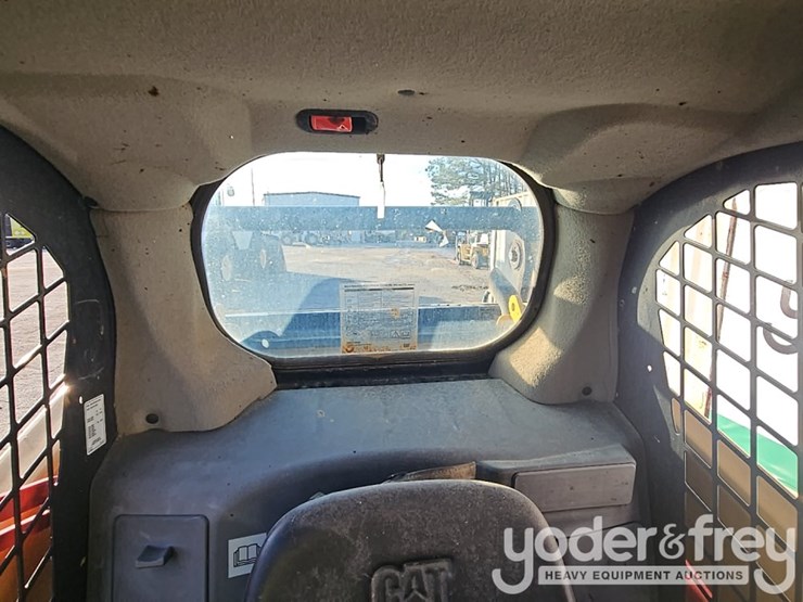 2023-caterpillar-259d3-image-30