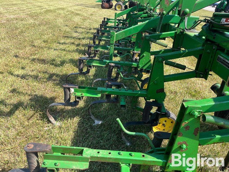 john-deere-845-image-18