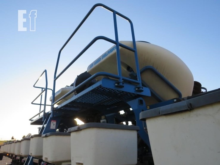 2011-kinze-3600-image-5