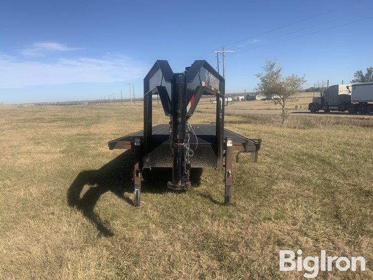 2013-titan-trailer-image-2