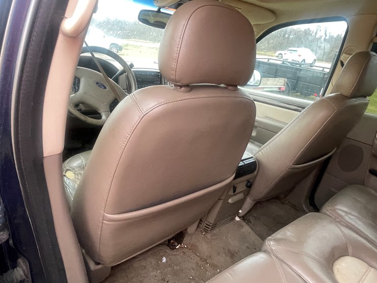 2004-ford-explorer-image-65