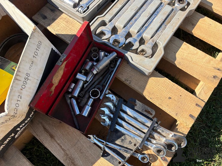 misc-pallet-of-tools-&-parts-image-10