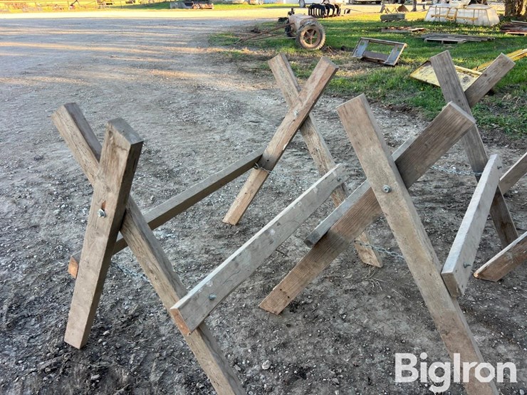 folding-sawhorses-image-18