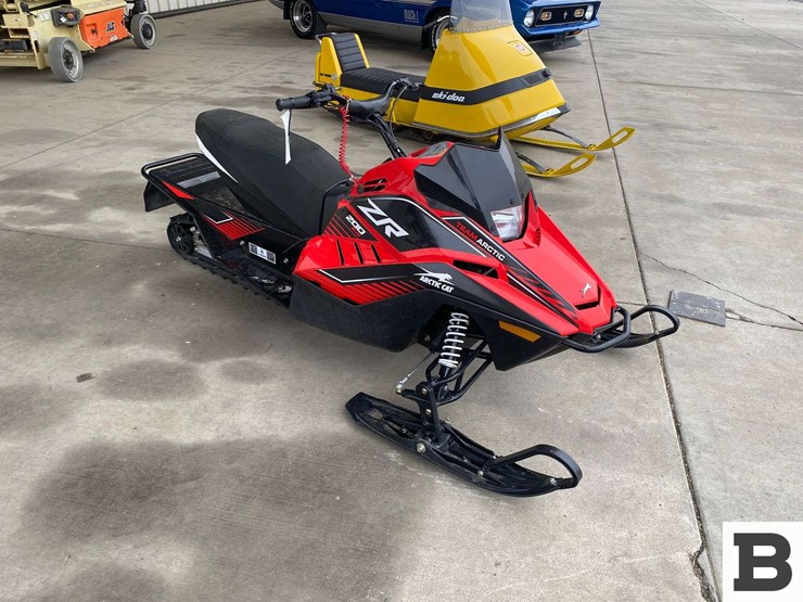 2020-arctic-cat-zr-200-es-snowmobile-image-5