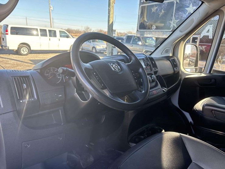 2018-ram-promaster-1500-image-16