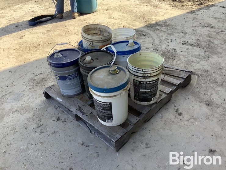 pallet-of-empty-5-gallon-buckets-image-8