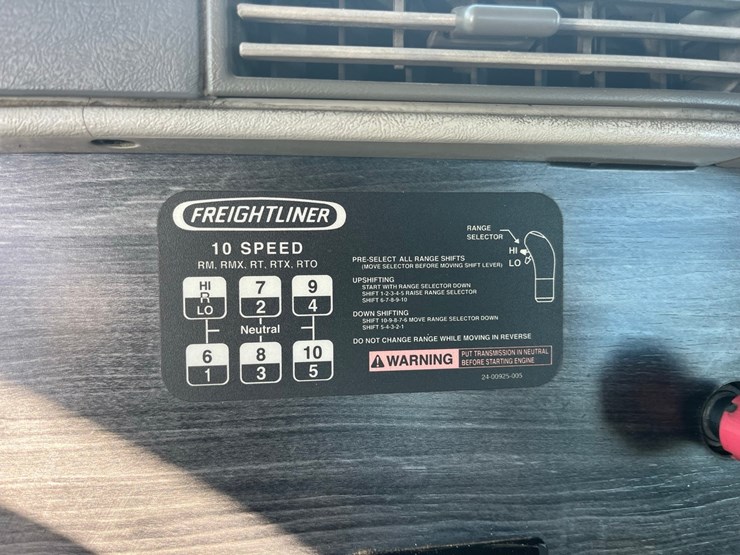 2007-freightliner-cloumbia-120,450-hp-mercedes,-10-speed,-good-rubber,-11r-22.5-tires-on-budd-wheels,-cold-ac,-clean-clean-truck,-779,000-miles,-image-24