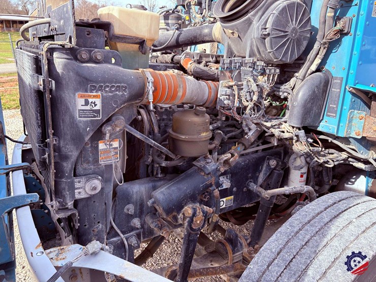 2012-peterbilt-337-image-18