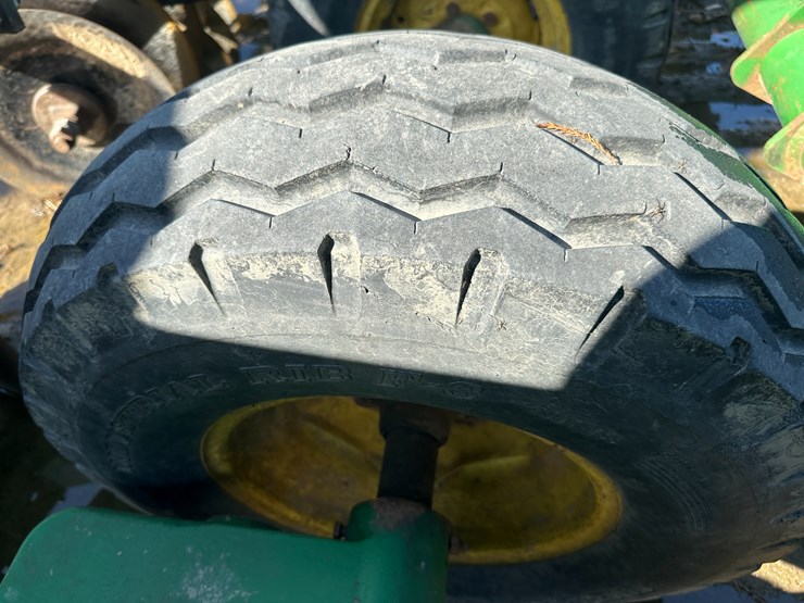 john-deere-26-image-13