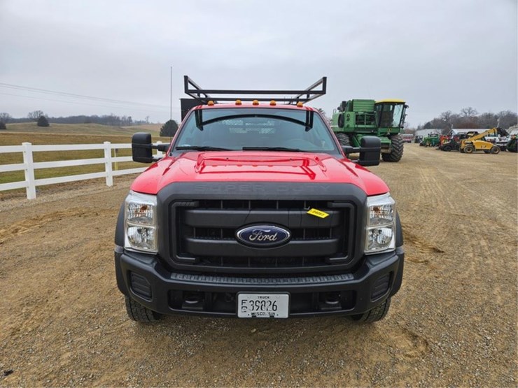 2016-ford-550-image-8