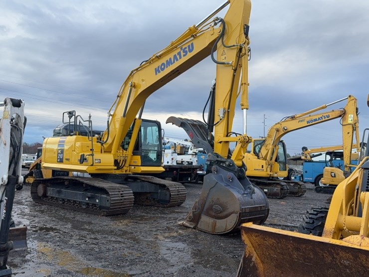 2023-komatsu-pc210-image-2