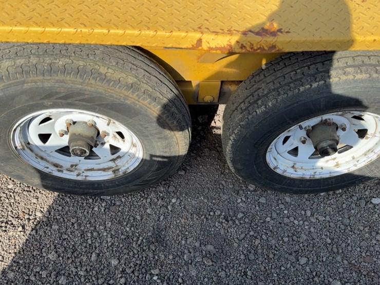 #3003-•-2018-cam-superline-16'-equipment-trailer-image-8