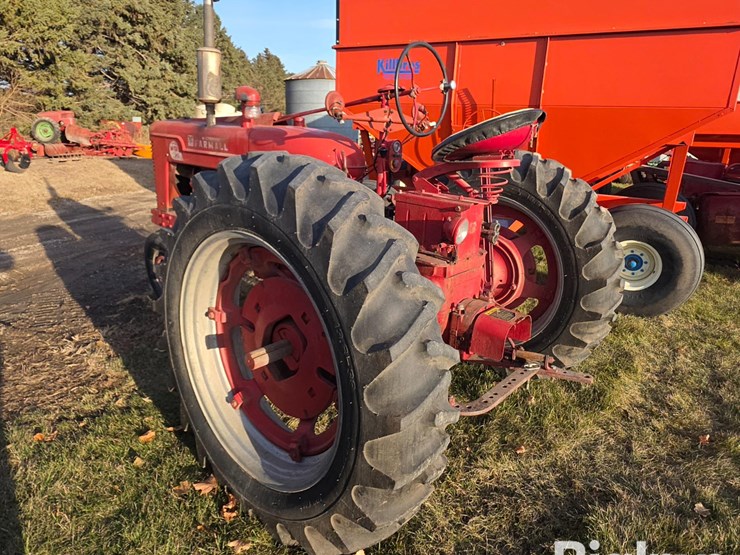 farmall-super-mta-2wd-tractor-image-7
