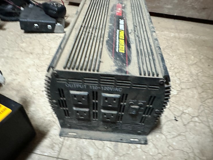 #34446-•-kenwood-tkr-20-receiver,-3-radios,-&-2400watt-power-inverter-location:-site-1e-image-12