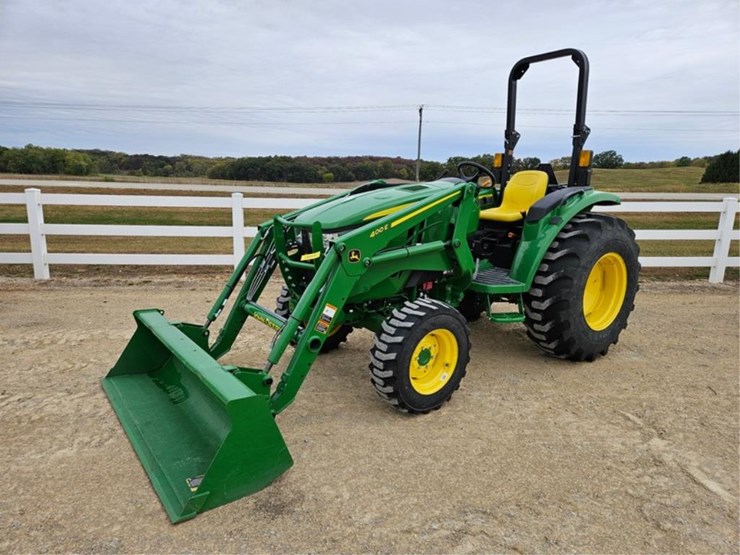 #3081-•-john-deere-4052-4x4-tractor/-400e-loader-image-1