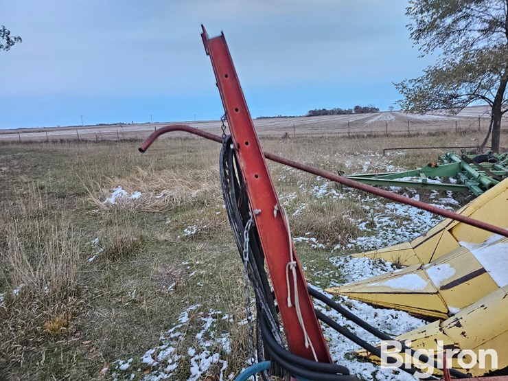 new-holland-890-image-16