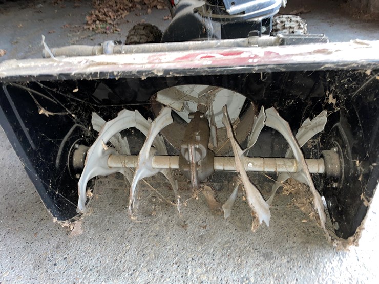 #1417-•-snow-devil-snowblower-(independence,-wi)-image-14