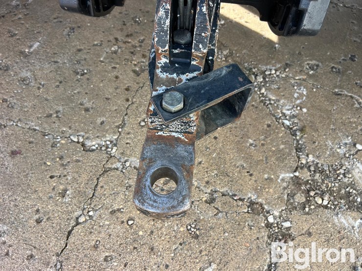 case-ih-315-magnum-mfwd-tractor-image-19