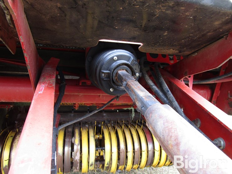 2003-new-holland-br780-image-13