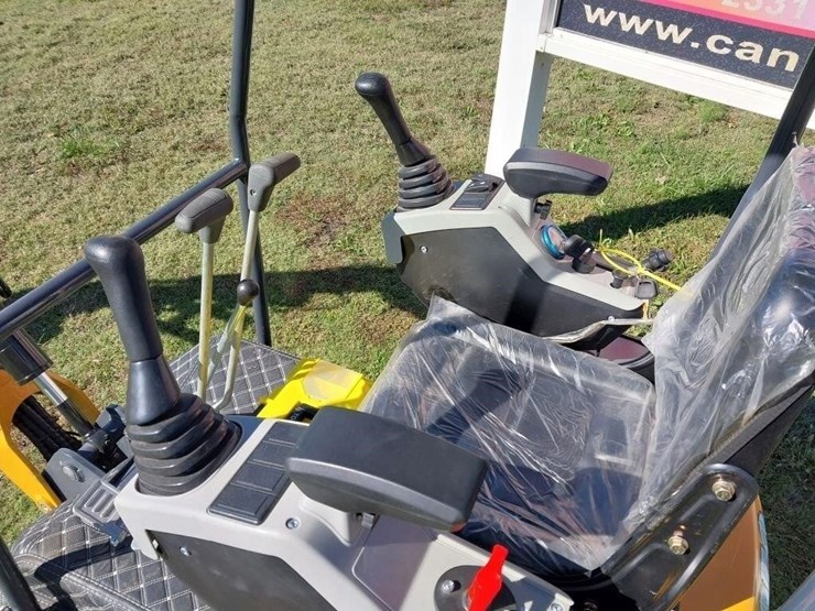 new-cfg-industry-gas-mini-excavator-w/-hyd-thumb-image-10