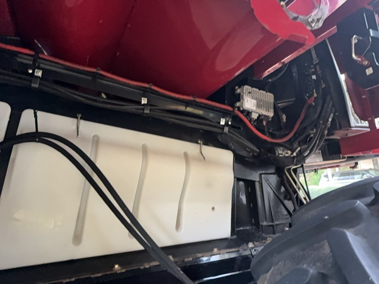 2018-case-ih-8240-image-116