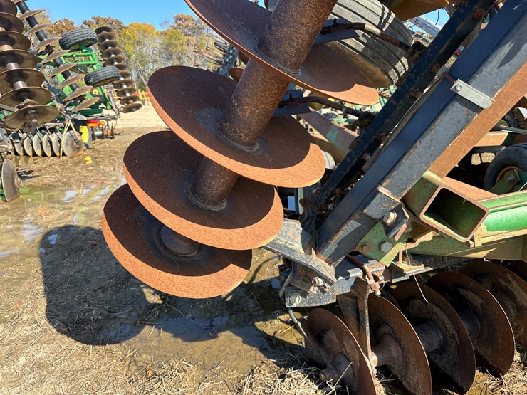 john-deere-26-image-37