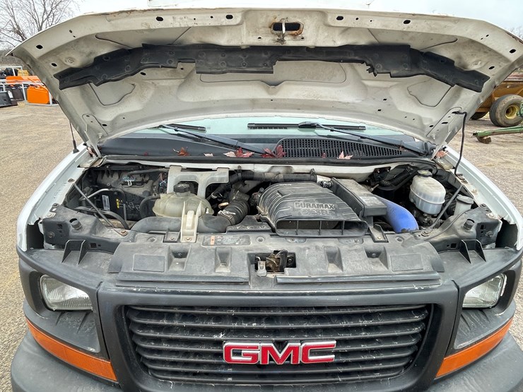 #1064-•-2012-gmc-savana-1-ton-van-(has-wi-title)-image-63