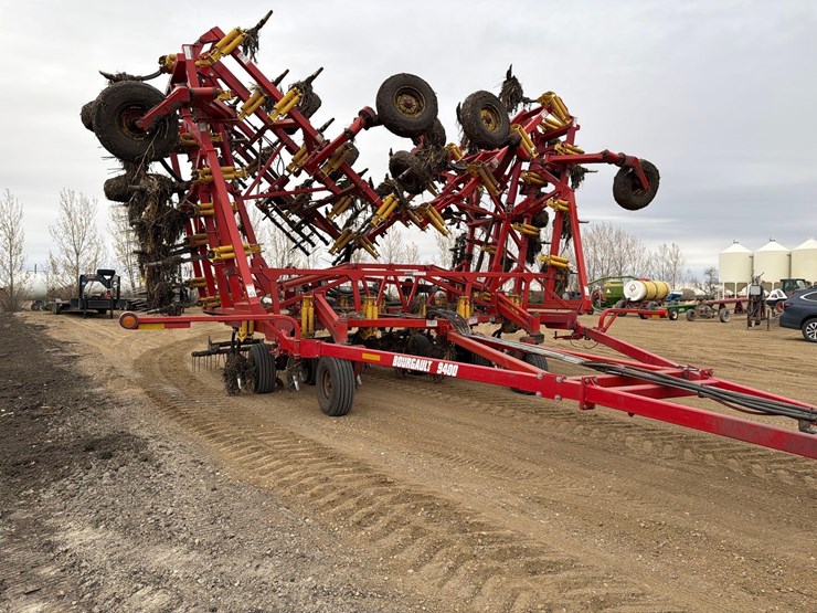 2014-bourgault-9400-image-7