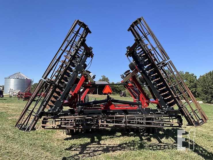 2022-case-ih-true-tandem-335vt-image-4