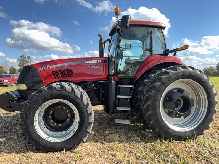 case-ih-magnum-335-image-2