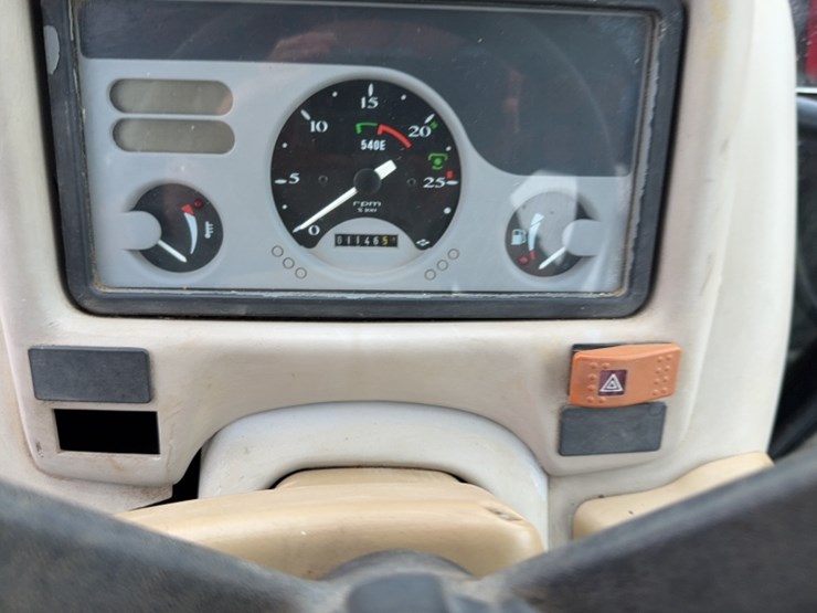 massey-ferguson-2220-image-18