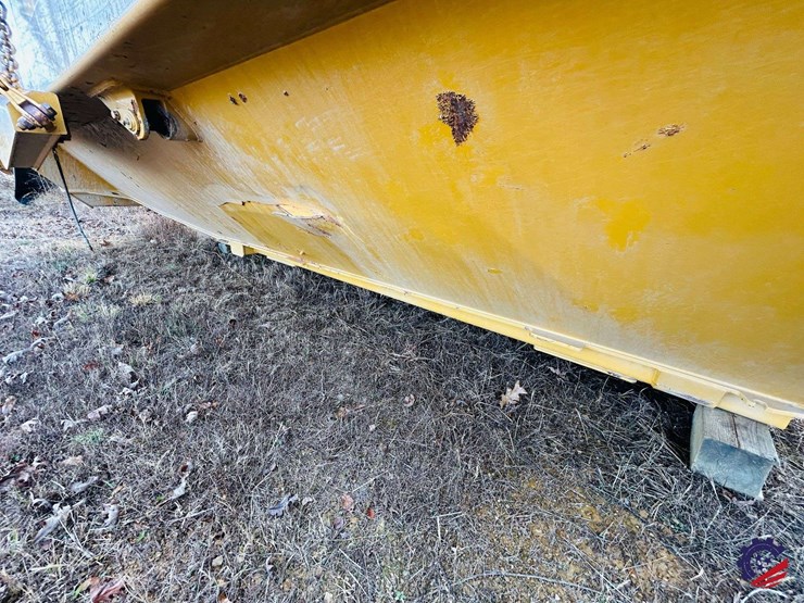 caterpillar-745-image-23