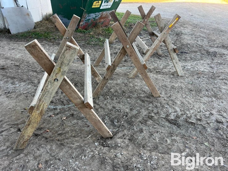 folding-sawhorses-image-7