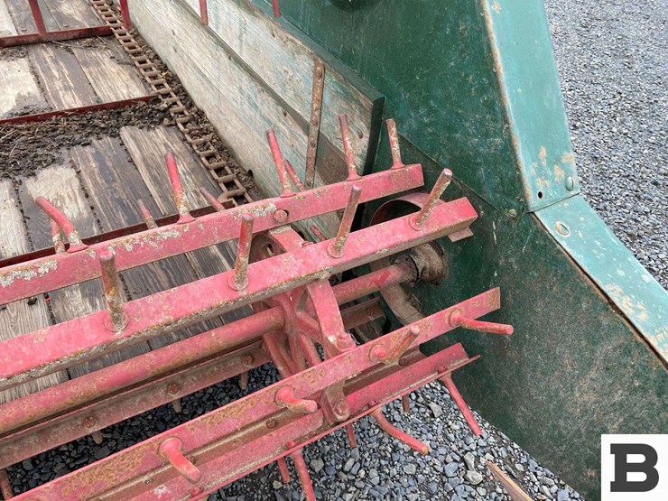 oliver-superior-vintage-manure-spreader-image-20