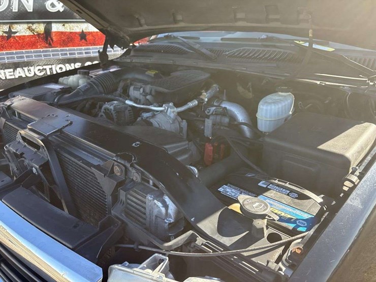 2005-gmc-sierra-2500-image-26