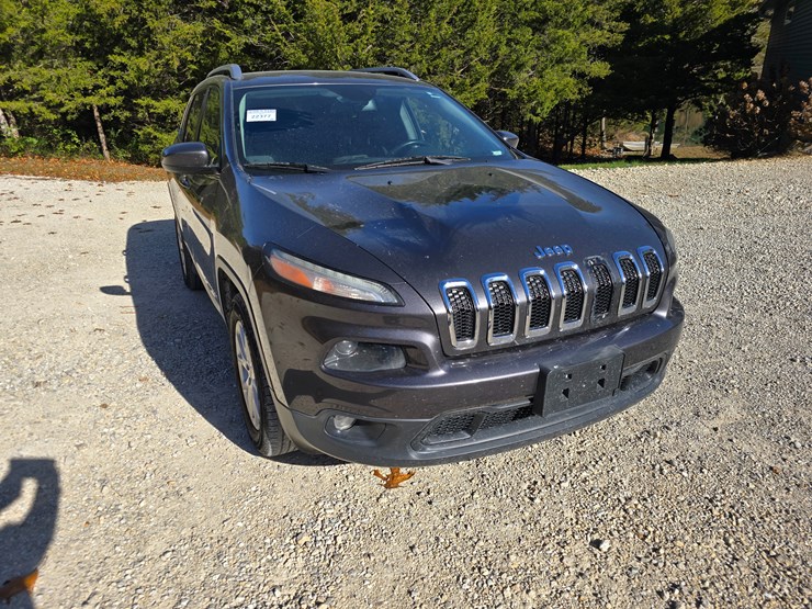 2016-jeep-cherokee-image-31