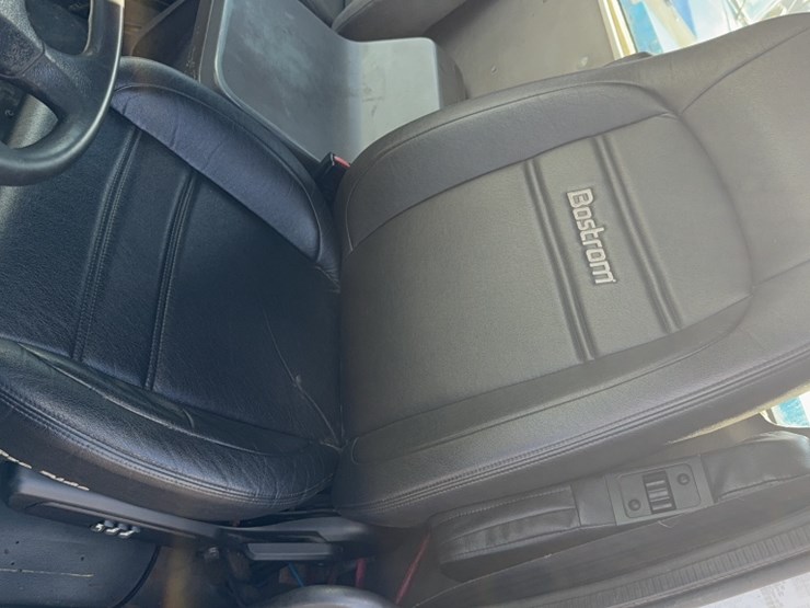 2010-imt-6025-image-21