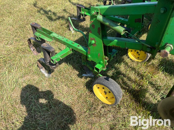 john-deere-845-image-17