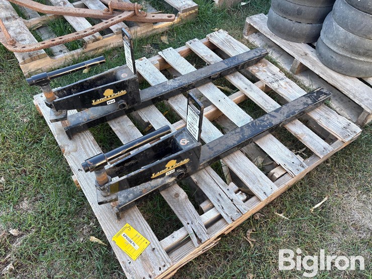 land-pride-pf10-31.5"-bucket-forks-image-1