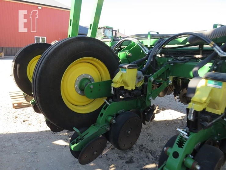 2012-john-deere-1770nt-image-26