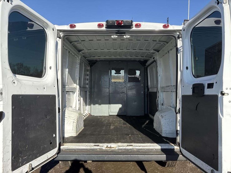 2018-ram-promaster-1500-image-13