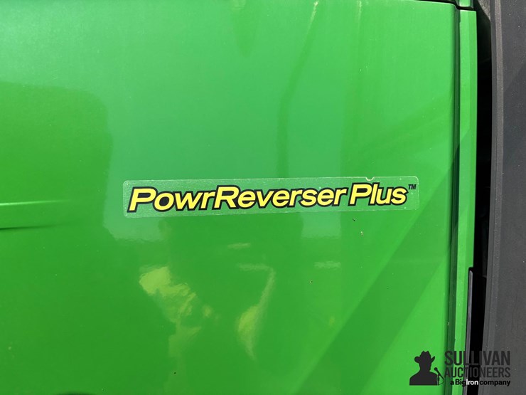 2015-john-deere-6140d-image-15