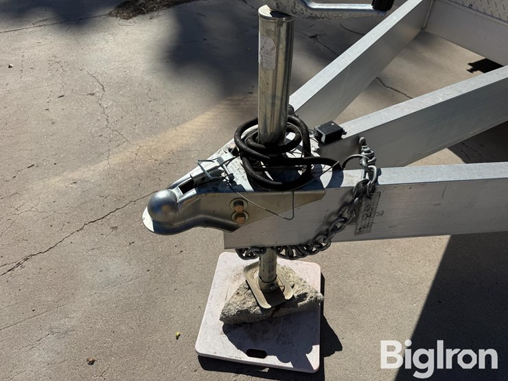 2022-neo-8.5x24-t/a-aluminum-enclosed-trailer-image-10