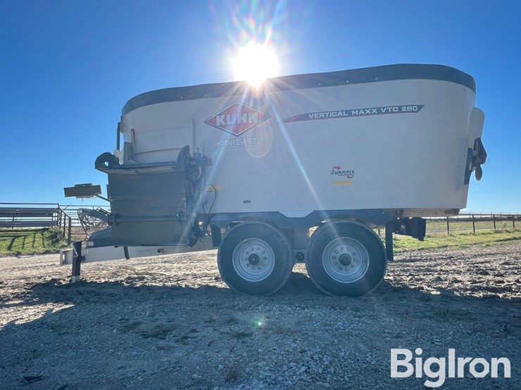 kuhn-knight-vertical-maxx-vtc280-tmr-mixer-wagon-image-8