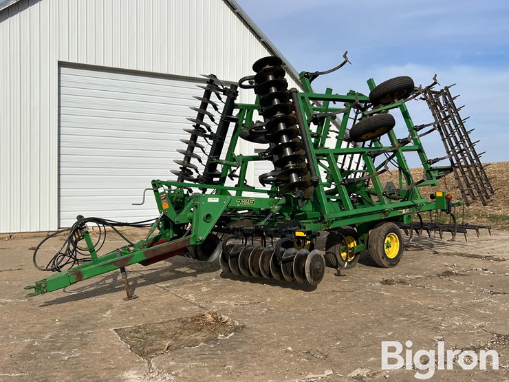 john-deere-726-image-1