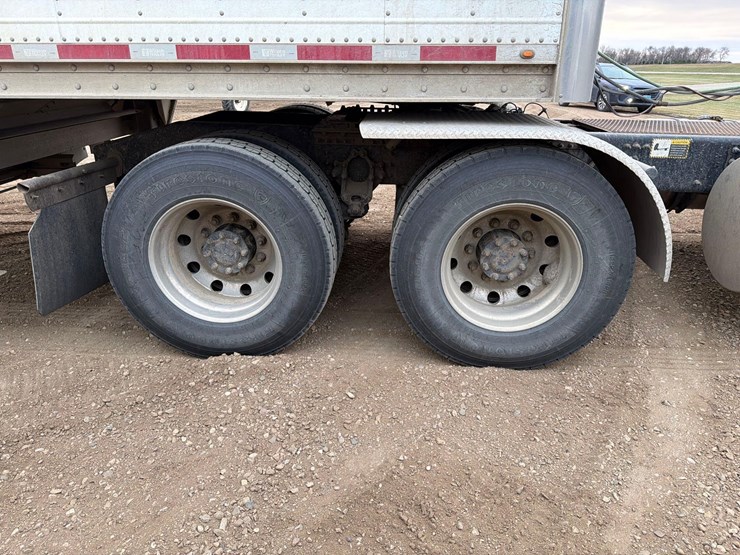 2014-mack-cxu613-semi-image-14