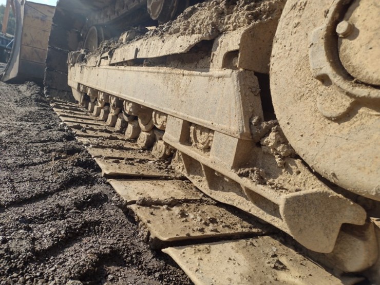 4-caterpillar-d5g-lgp-image-23